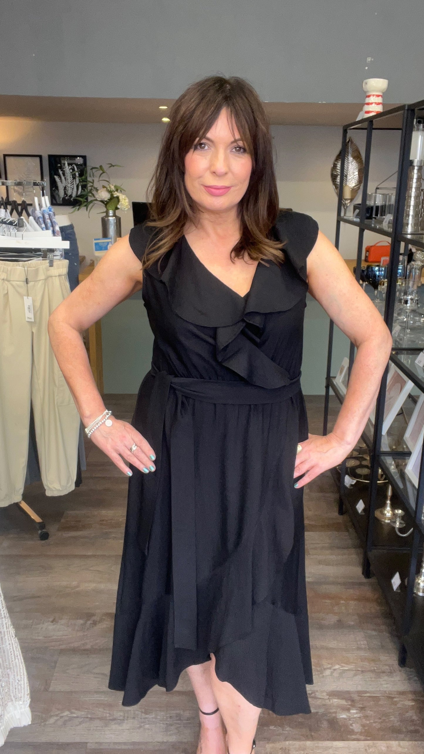 Access Fashion Sleeveless Dress with Ruffles - Black