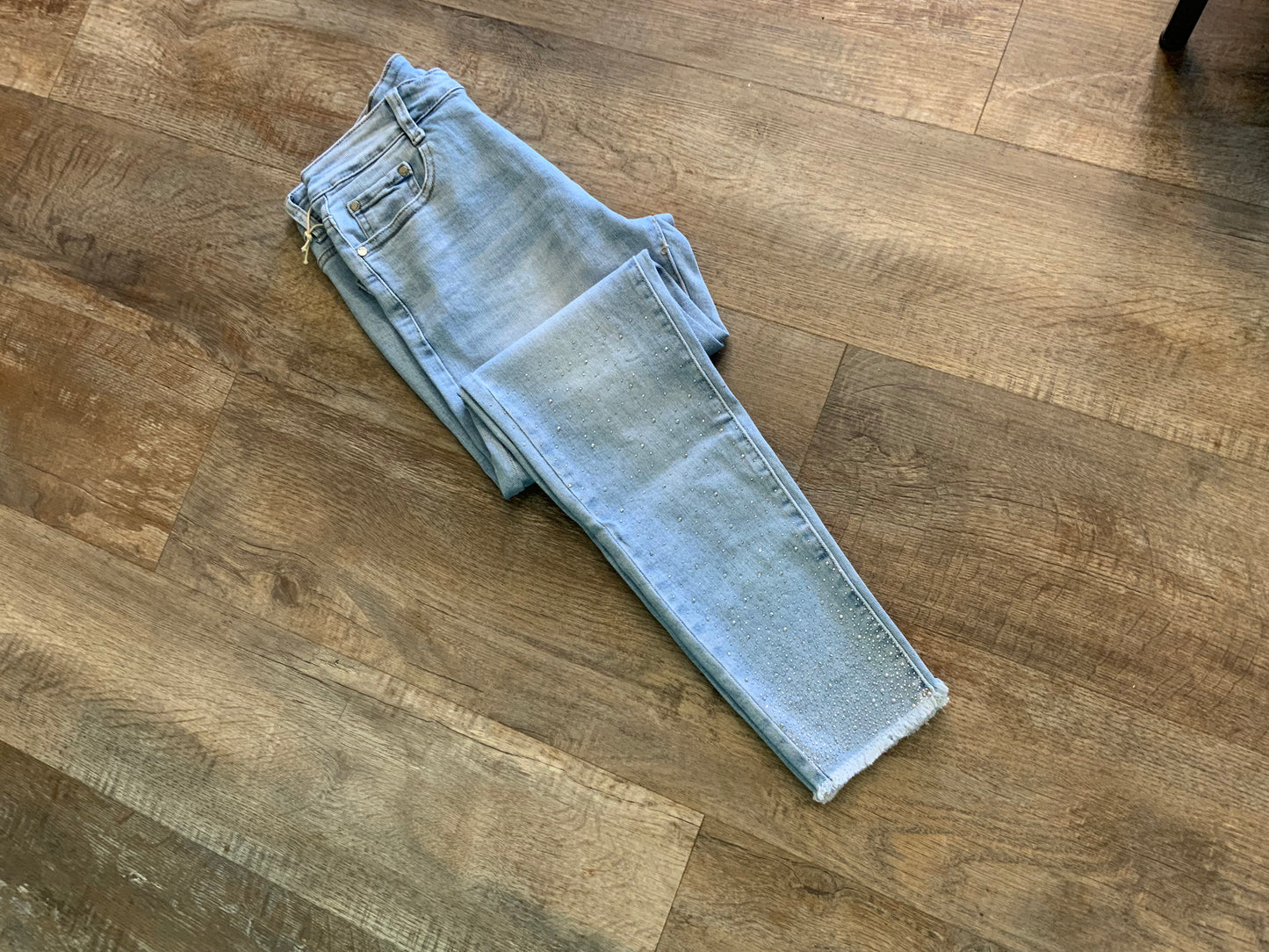 Embelished frayed Hem Jeans