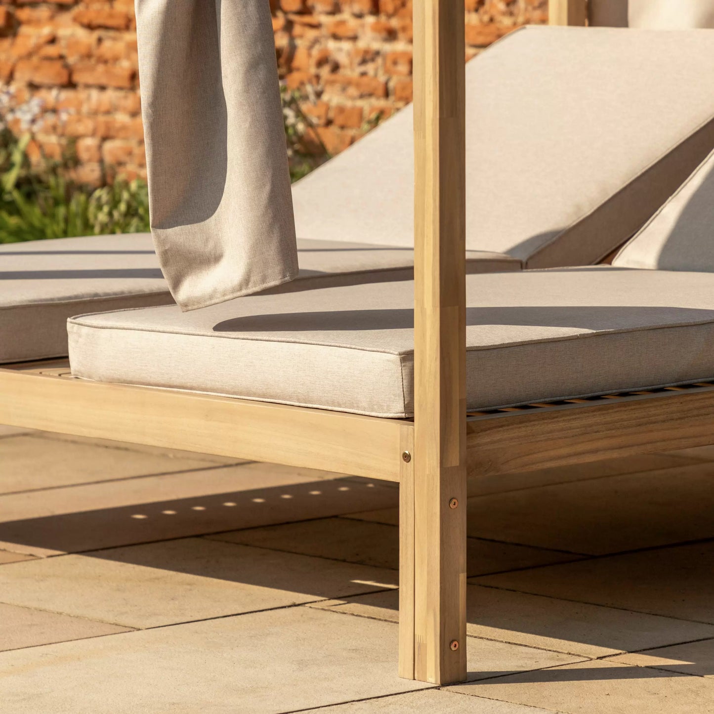 Allegra Day Bed