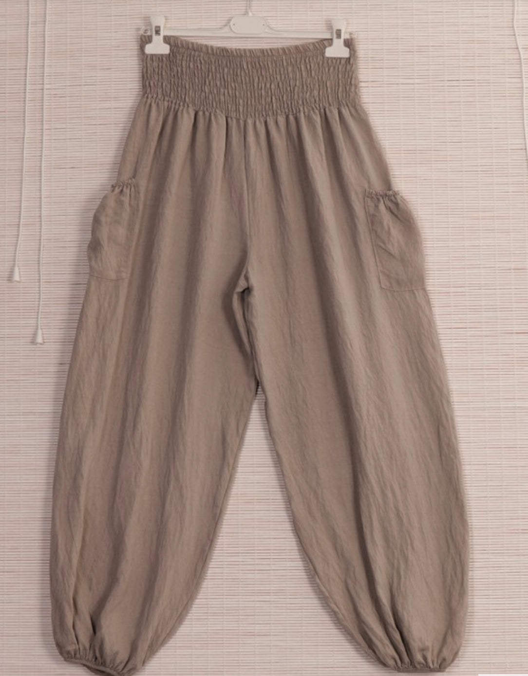 Harem pants with side pocket