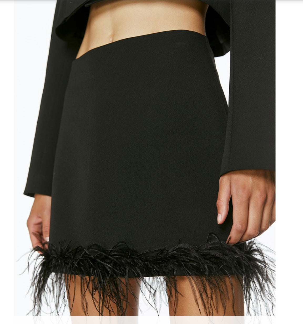 Feather trim outlet skirt